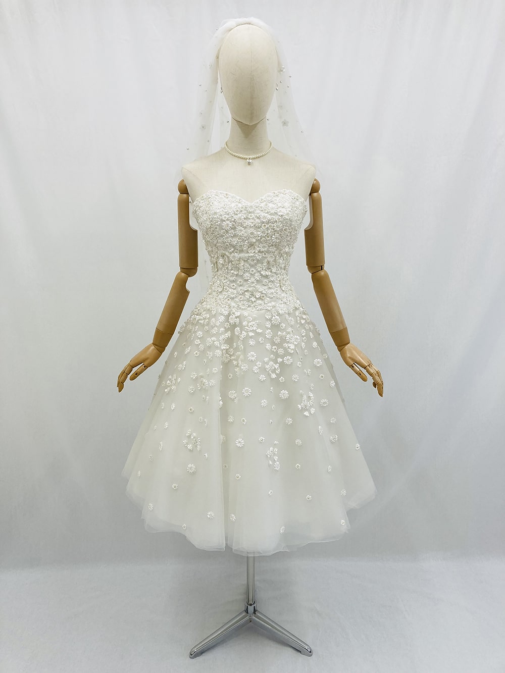Beautiful ’Daisy’ knee length Bridal Dress